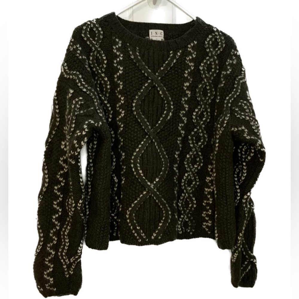Green and white I.N.C sweater 100% wool